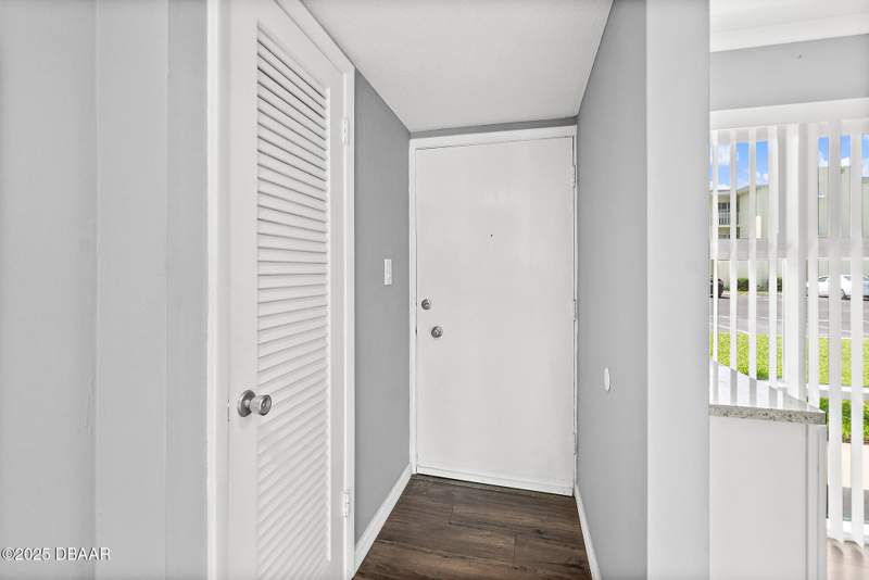2 bedroom Condominium at 715 S Beach Street #114D, Daytona Beach Riverhouse Condos, Daytona Beach — photo 5