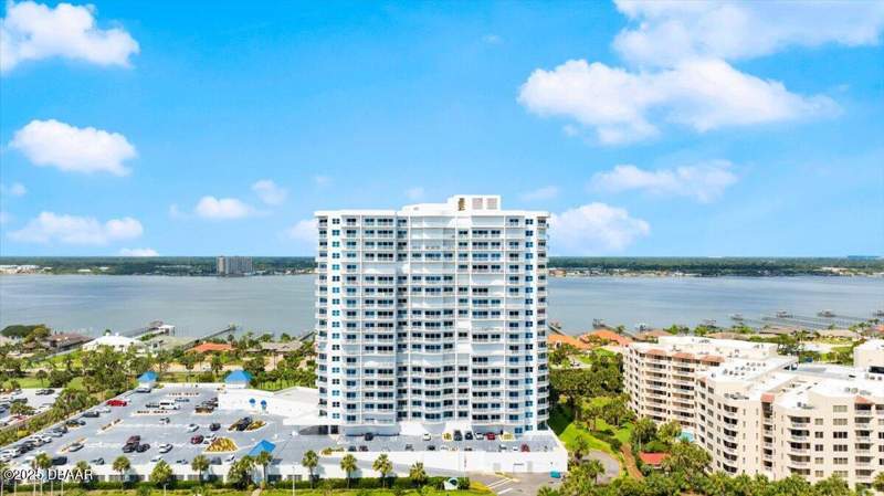2 bedroom Condominium at 2 Oceans West Boulevard #702, Oceans Grand Condo, Daytona Beach — photo 3