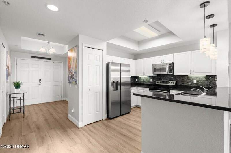 2 bedroom Condominium at 2 Oceans West Boulevard #702, Oceans Grand Condo, Daytona Beach — photo 5