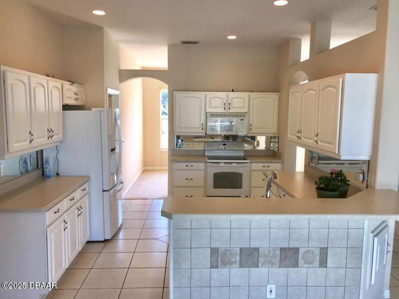 3 bedroom Single Family Residence at 90 Buschman Drive, Oceanside Village, Ponce Inlet — photo 4