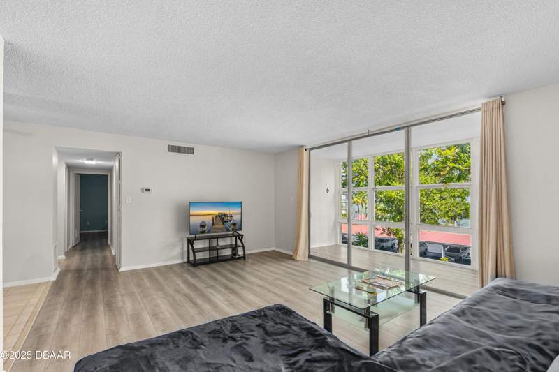 2 bedroom Condominium at 1224 S Peninsula Drive #321, Pendleton Club Condo, Daytona Beach — photo 3