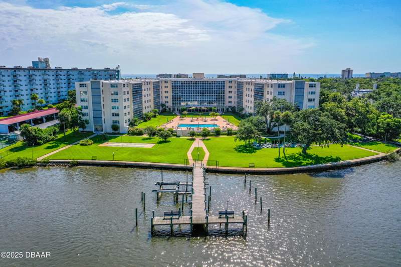 2 bedroom Condominium at 1224 S Peninsula Drive #321, Pendleton Club Condo, Daytona Beach — photo 2