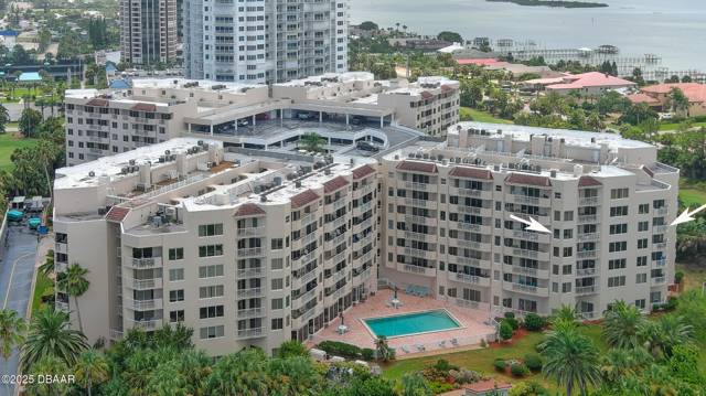 Oceans Cloverleaf Condo