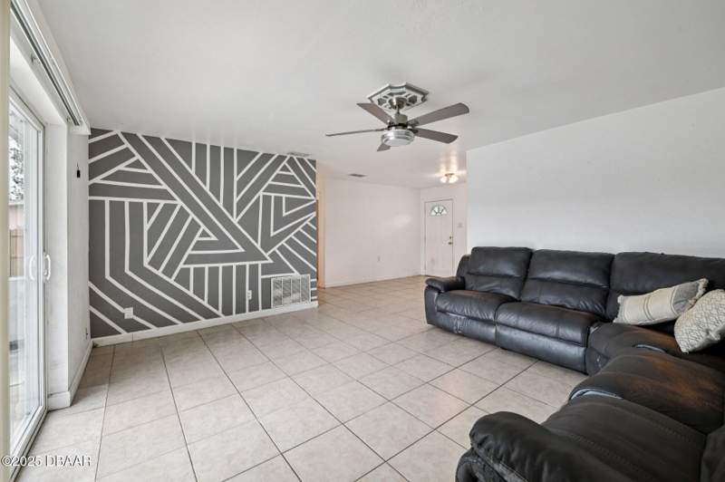 3 bedroom Single Family Residence at 911 Shady Park Terrace, West Ridgewood, Daytona Beach — photo 5