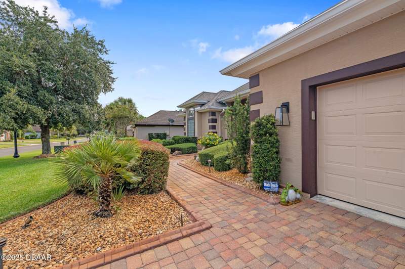 4 bedroom Single Family Residence at 945 Stone Lake Drive, Plantation Bay, Ormond Beach — photo 2