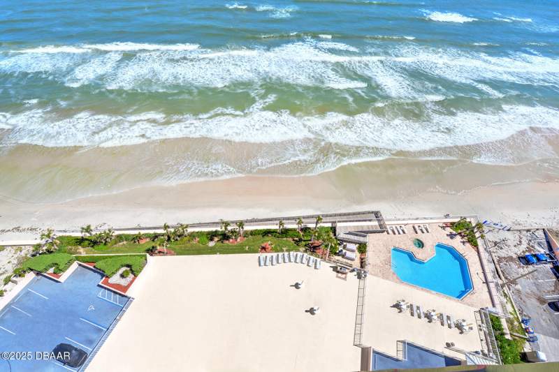 3 bedroom Condominium at 1900 N Atlantic Avenue #1603, Island Crowne Condo, Daytona Beach — photo 5