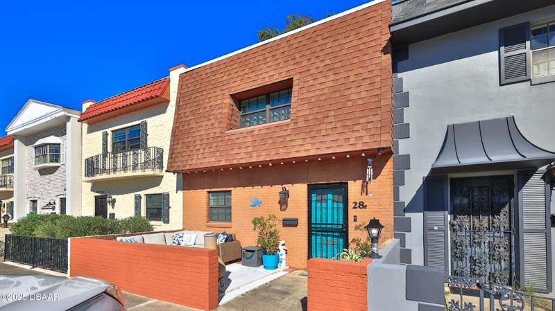 2 bedroom Condominium at 625 N Halifax Avenue #28, Cobblestone Village, Daytona Beach — photo 4