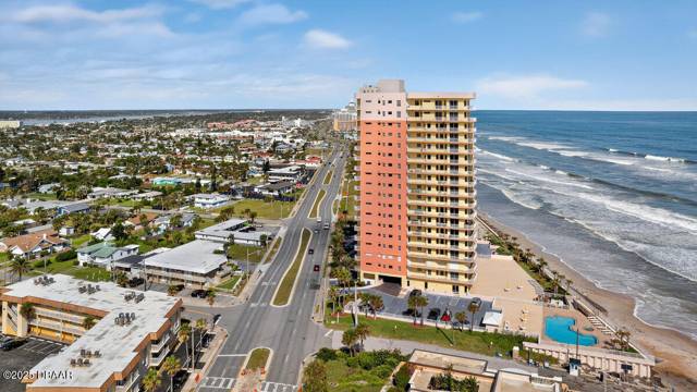Island Crowne Condo