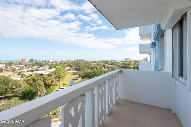 Bayshore Bath & Tennis Club Condo