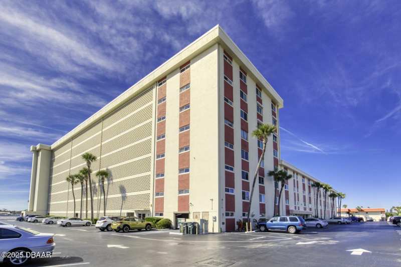 1 bedroom Condominium at 2711 N Halifax Avenue #196, Riverside Condo, Daytona Beach — photo 1