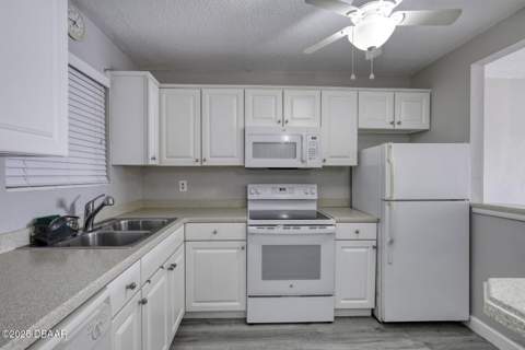2711 N Halifax Avenue #196, Daytona Beach FL - photo 6 of 56