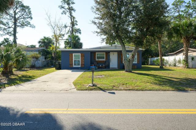 1597 3rd Street home for sale in Lakewood Park