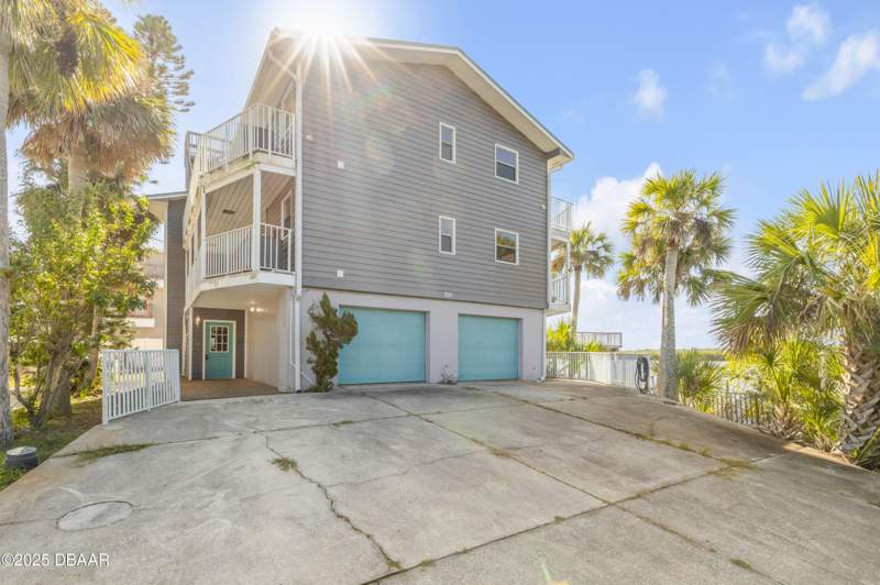 5 bedroom Single Family Residence at 824 Eel Avenue, Bethune Volusia Beach, New Smyrna Beach — photo 2