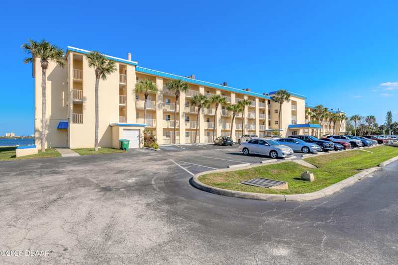2 bedroom Condominium at 3131 S Ridgewood Avenue #101, River Club, A Condo, South Daytona — photo 1