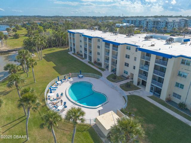 River Club A Condo