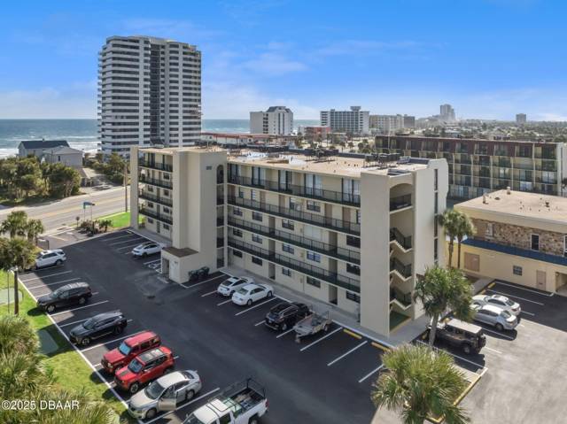 Vantage Pointe Pool Racquet Club