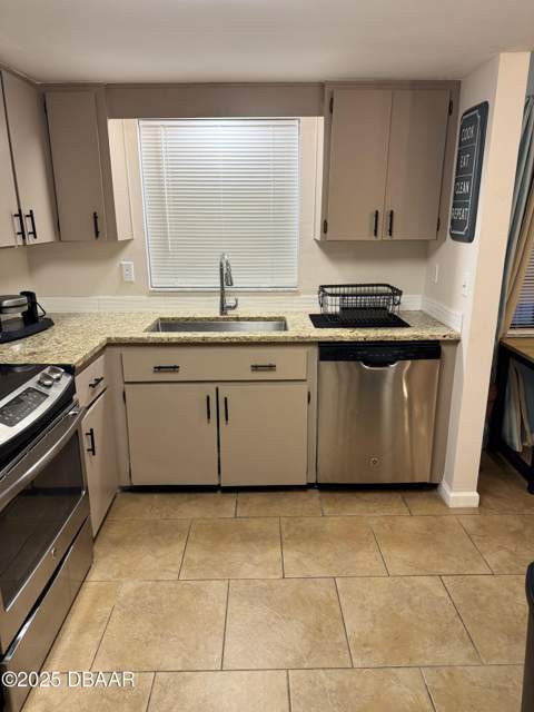 216 Glenview Boulevard #102, Daytona Beach FL - photo 10 of 23