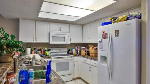 196 Gray Dove Court, Daytona Beach FL - photo 8 of 33