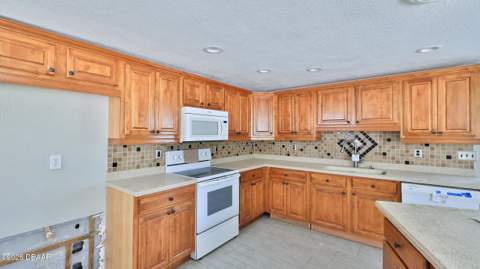 746 Biro Drive, Port Orange FL - photo 8 of 34