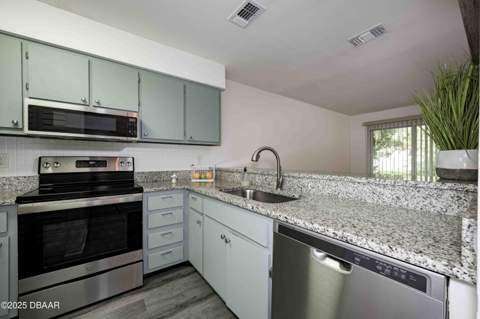 480 Reed Canal Road #13, South Daytona FL - photo 6 of 16