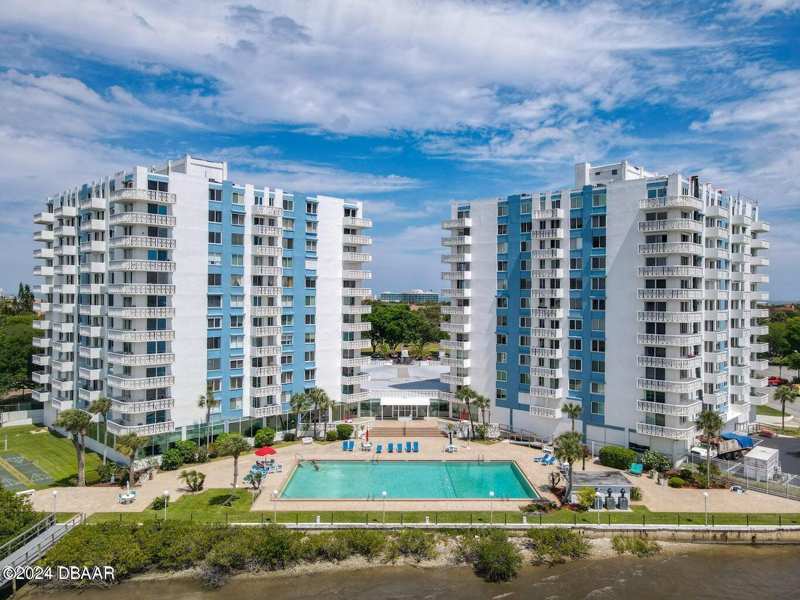 2 bedroom Condominium at 935 N Halifax Avenue #402, Bayshore Bath & Tennis Club Condo, Daytona Beach — photo 1