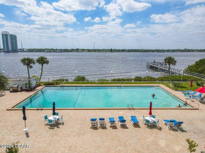 2 bedroom Condominium at 935 N Halifax Avenue #402, Bayshore Bath & Tennis Club Condo, Daytona Beach — photo 5