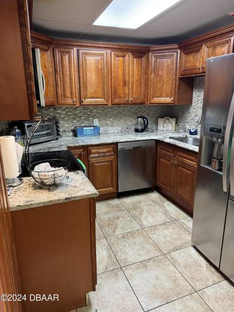 935 N Halifax Avenue #402, Daytona Beach FL - photo 18 of 37