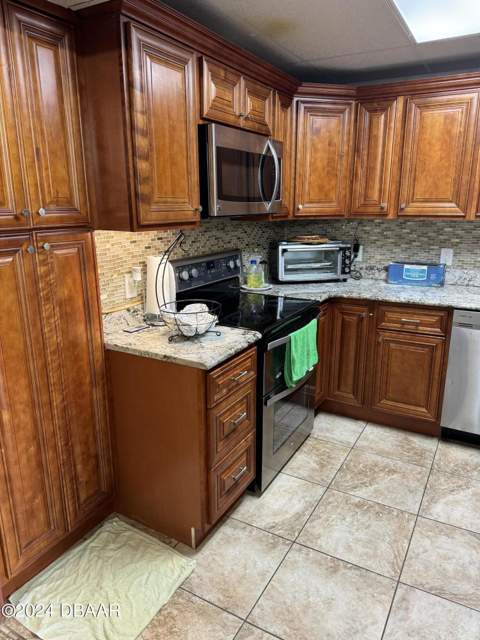 935 N Halifax Avenue #402, Daytona Beach FL - photo 19 of 37