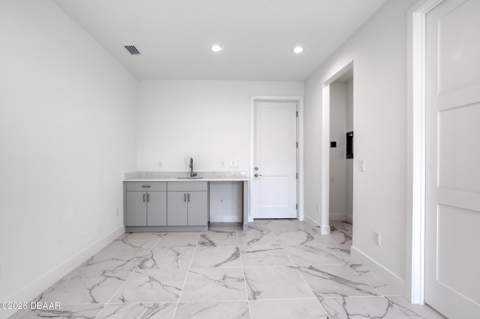 206 N Halifax Avenue, Daytona Beach FL - photo 16 of 96