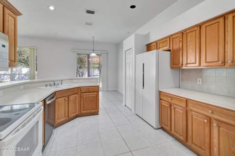 472 Quail Hill Drive, DeBary FL - photo 11 of 47