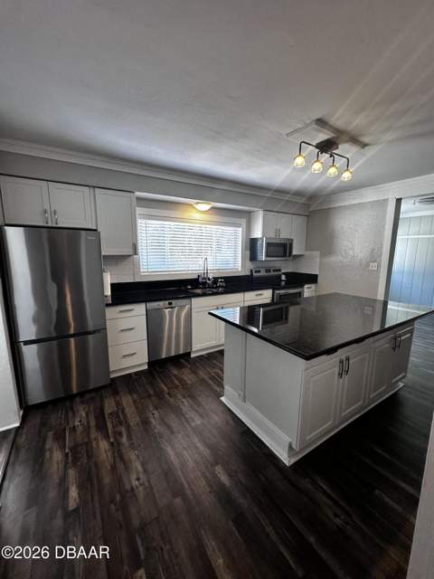 1711 Ocean Dunes Terrace, Daytona Beach FL - photo 6 of 41