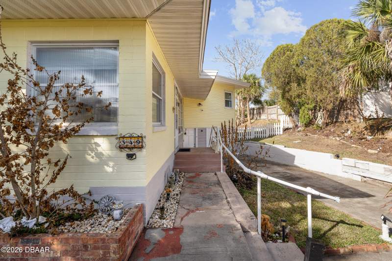 3 bedroom Single Family Residence at 349 Zelda Boulevard, Seabreeze Park, Daytona Beach — photo 2