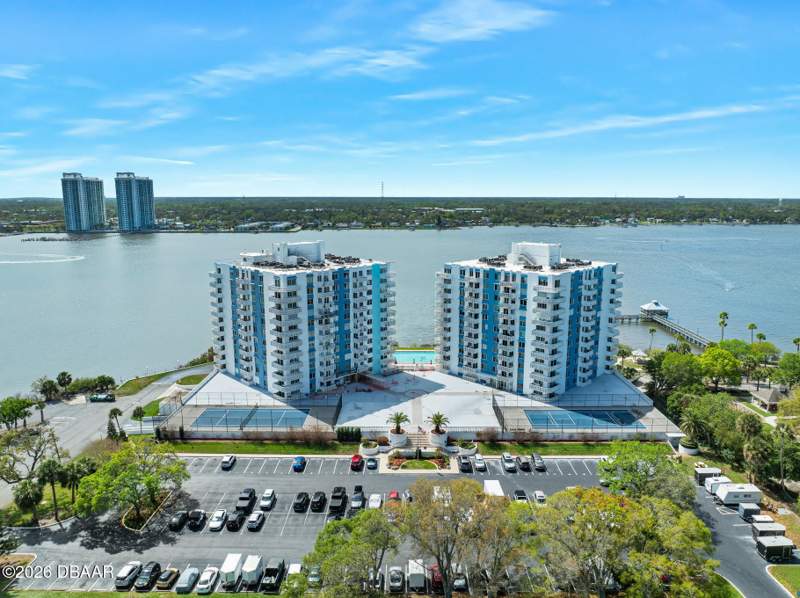 1 bedroom Condominium at 925 N Halifax Avenue #204, Bayshore Bath & Tennis Club Condo, Daytona Beach — photo 4