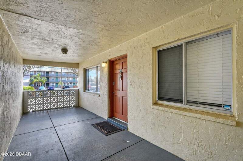 2 bedroom Condominium at 102 S Peninsula Drive #202, Ocean Garden Condo, Daytona Beach — photo 3