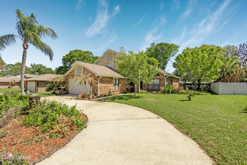 3 bedroom Single Family Residence at 825 Clear Lake Drive, Countryside, Port Orange — photo 2