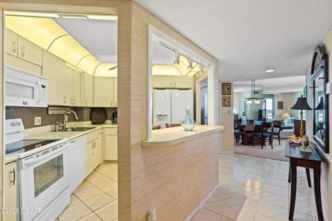 925 N Halifax Avenue #608, Daytona Beach FL - photo 11 of 50