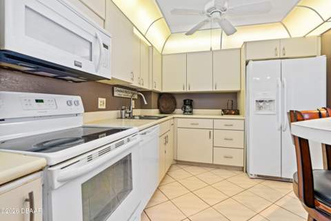 925 N Halifax Avenue #608, Daytona Beach FL - photo 12 of 50
