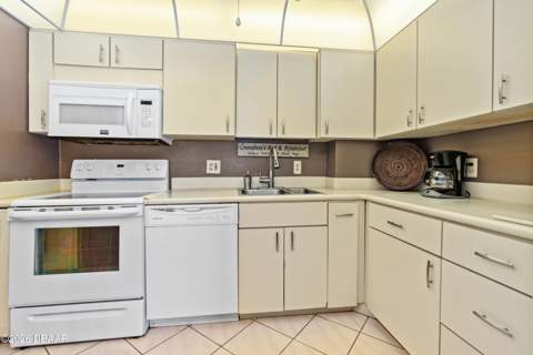 925 N Halifax Avenue #608, Daytona Beach FL - photo 13 of 50