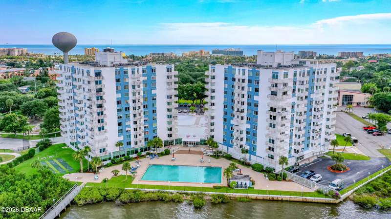 2 bedroom Condominium at 925 N Halifax Avenue #608, Bayshore Bath & Tennis Club Condo, Daytona Beach — photo 3