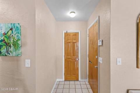 1124 Waverly Drive, Daytona Beach FL - photo 9 of 61