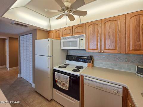 3051 S Atlantic Avenue #1805, Daytona Beach Shores FL - photo 10 of 45