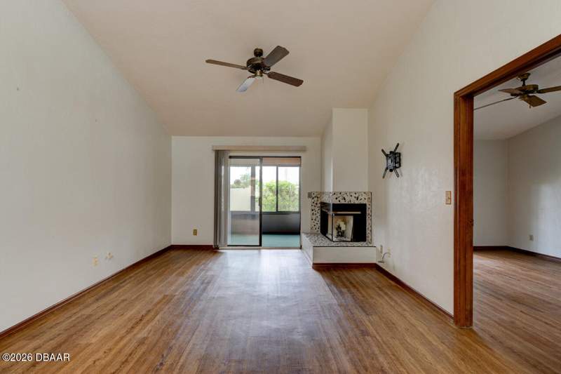 2 bedroom Townhouse at 1262 Charter Oaks Circle, Charter Oaks, Holly Hill — photo 5