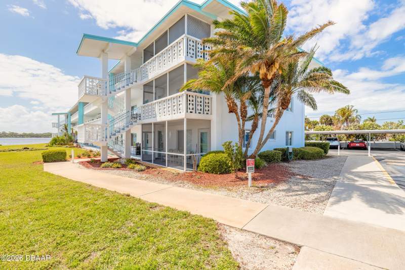 2 bedroom Condominium at 3015 N Halifax Avenue #C7, Daytona Beach Harbour Apts Inc, Daytona Beach — photo 4