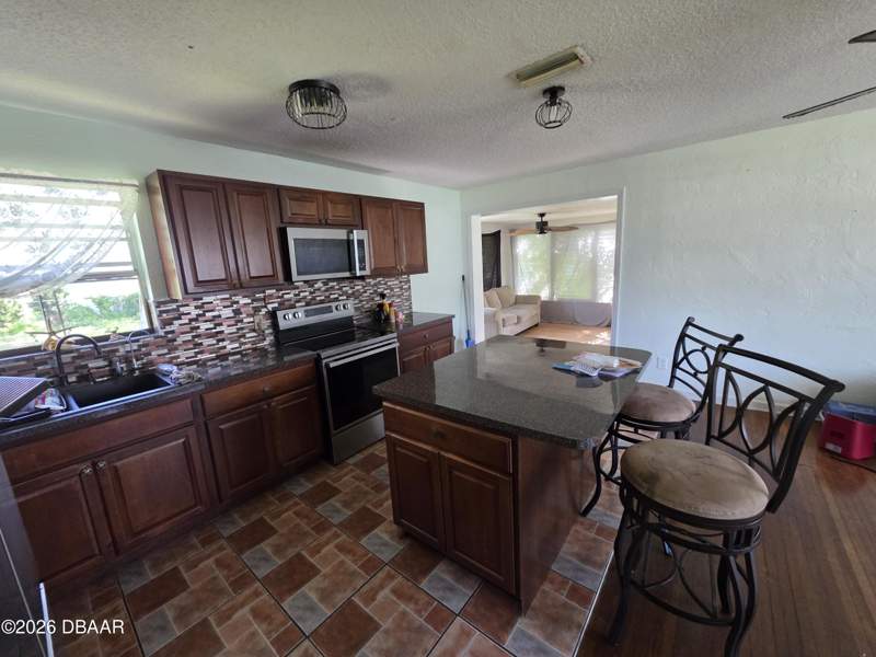 2 bedroom Single Family Residence at 563 Martha Drive, Holly Manor, Holly Hill — photo 2