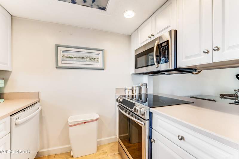 1 bedroom Condominium at 935 Ocean Shore Boulevard #303, Bent Palm Club Condo Assn, Ormond Beach — photo 5