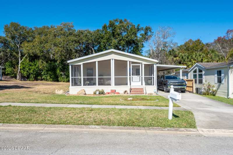 2 bedroom Manufactured Home at 1142 Coquina Bluff, Oak Bluff, Daytona Beach — photo 1