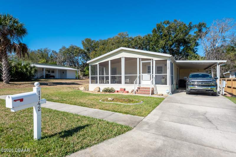 2 bedroom Manufactured Home at 1142 Coquina Bluff, Oak Bluff, Daytona Beach — photo 3