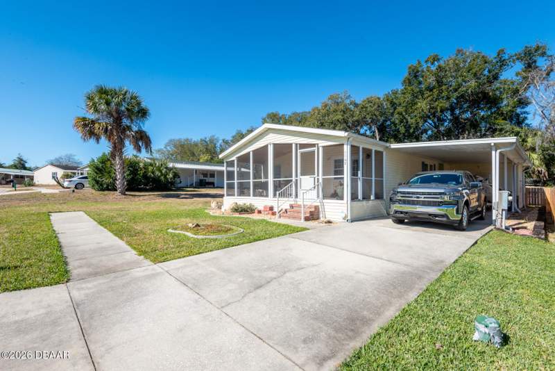 2 bedroom Manufactured Home at 1142 Coquina Bluff, Oak Bluff, Daytona Beach — photo 4