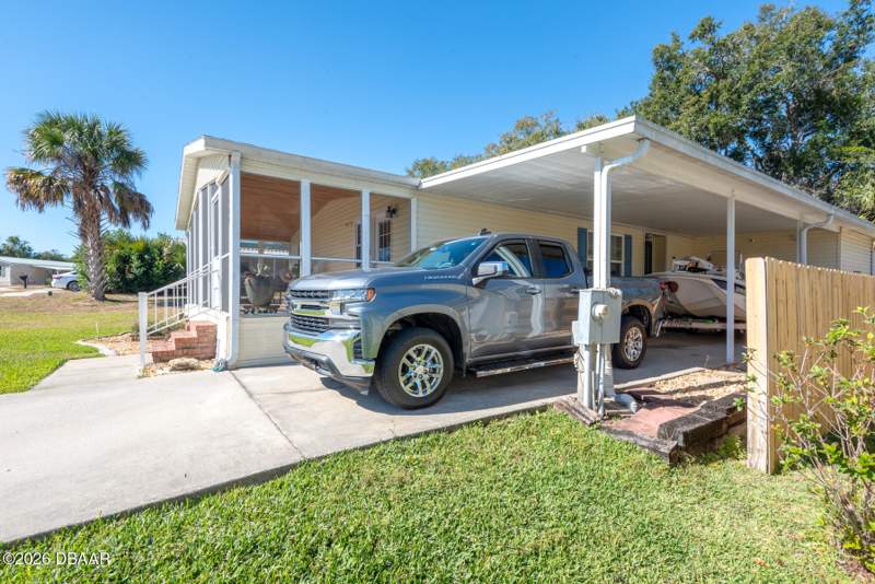 2 bedroom Manufactured Home at 1142 Coquina Bluff, Oak Bluff, Daytona Beach — photo 5
