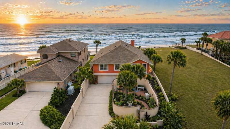 4 bedroom Single Family Residence at 1504 N Atlantic Avenue, Kahnway, Daytona Beach — photo 1